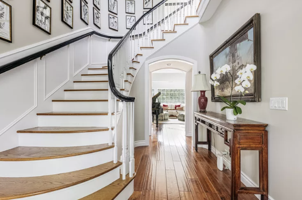 BARRIE OAKS FLOORING INC